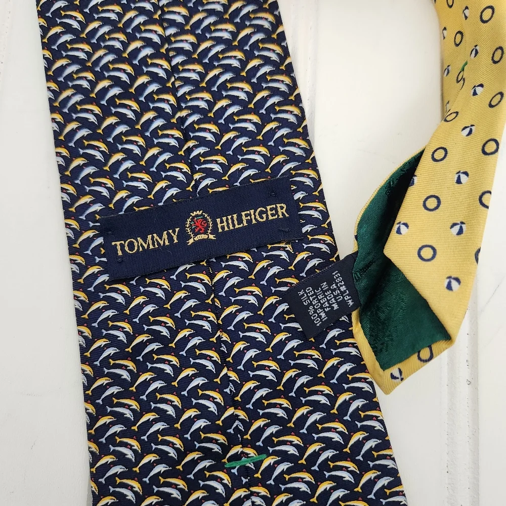 Tommy Hilfiger Mens Designer Dolphin Print All Silk USA Made Gold/Blue Tie